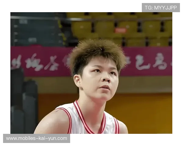 女篮后场一记长传起死回生